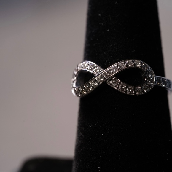 14KT Diamond Infinity Ring Sz 6.5 - Picture 4 of 5